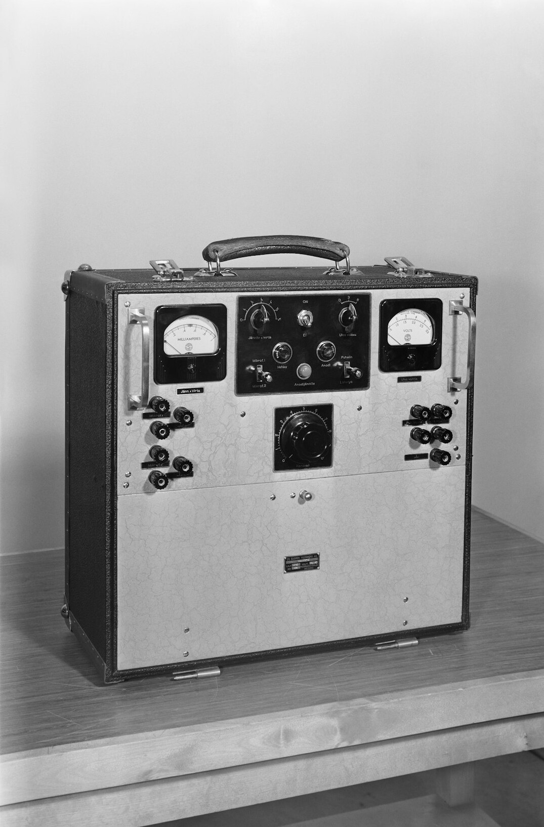 Early experimental electronic broadcasting equipment